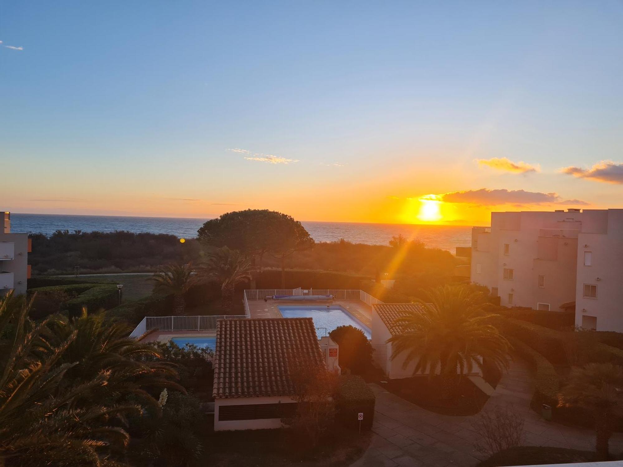 Magnifique Vue Mer Pour Ce T2 Avec Piscine Saint-Cyprien  Exterior foto